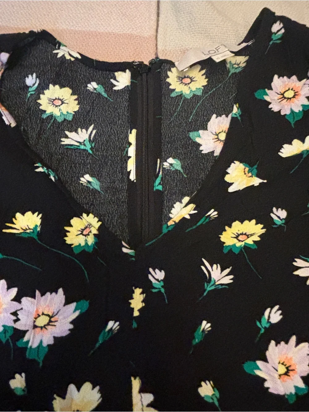 LOFT Black Floral V-Neck Puff Sleeve Top